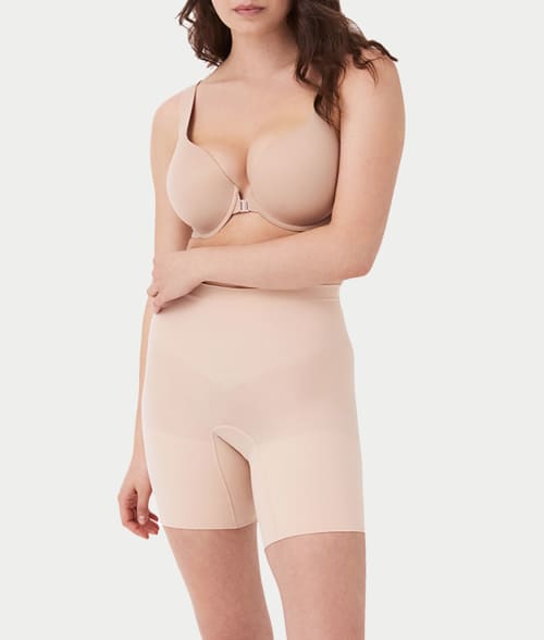Spanx Everyday Shaping Mid-thigh Short In Soft Nude