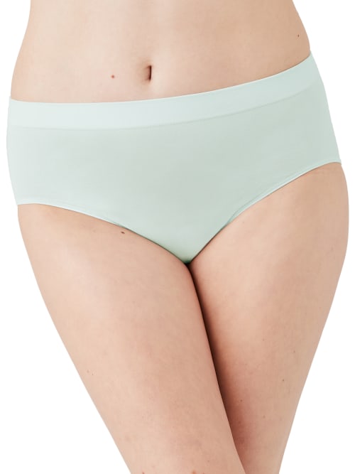Click to view more detailed imagery on our partner's website Wacoal Women's B-smooth Brief In Hushed Green