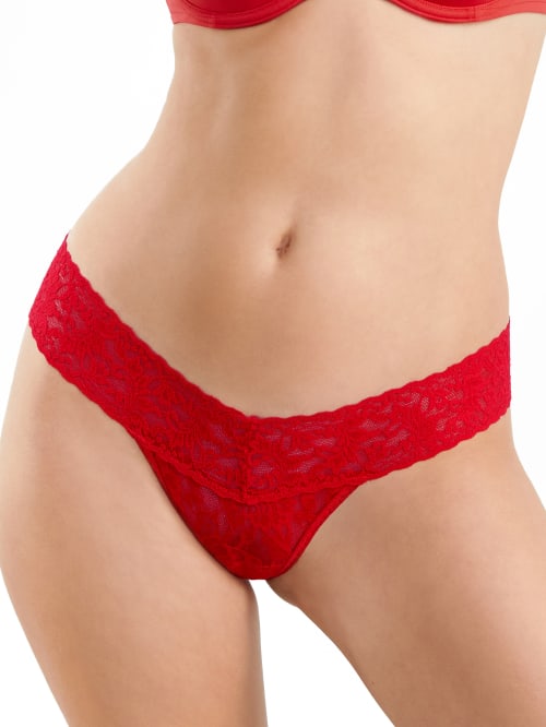 Signature Lace Low Rise Thong